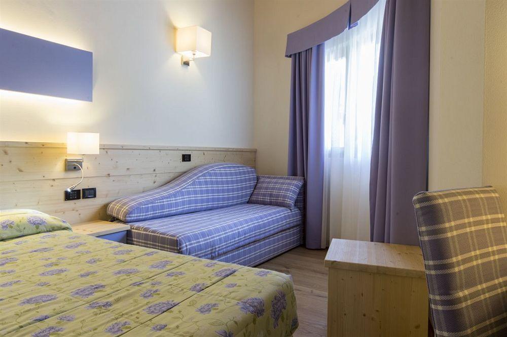 Alpholiday Dolomiti Wellness & Family Hotel Димаро Екстериор снимка