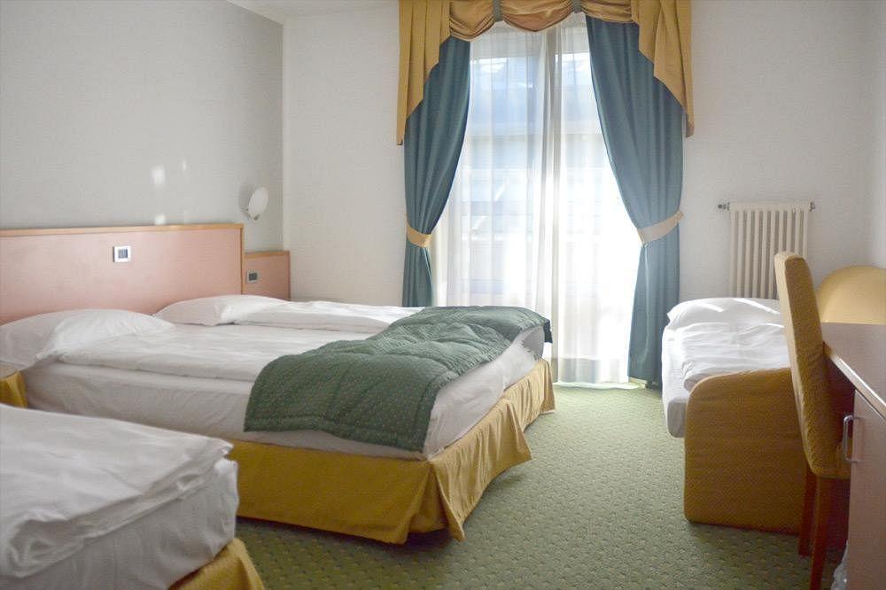 Alpholiday Dolomiti Wellness & Family Hotel Димаро Екстериор снимка
