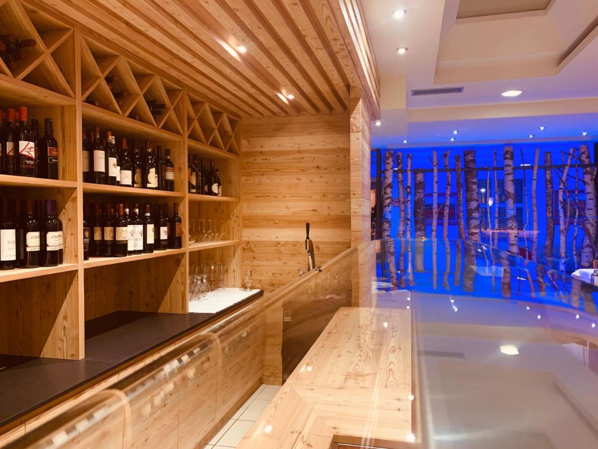Alpholiday Dolomiti Wellness & Family Hotel Димаро Екстериор снимка