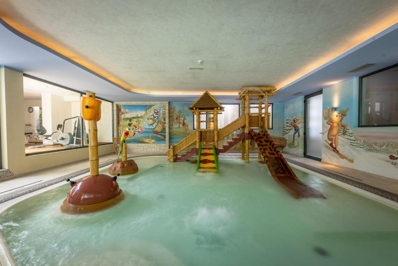 Alpholiday Dolomiti Wellness & Family Hotel Димаро Екстериор снимка