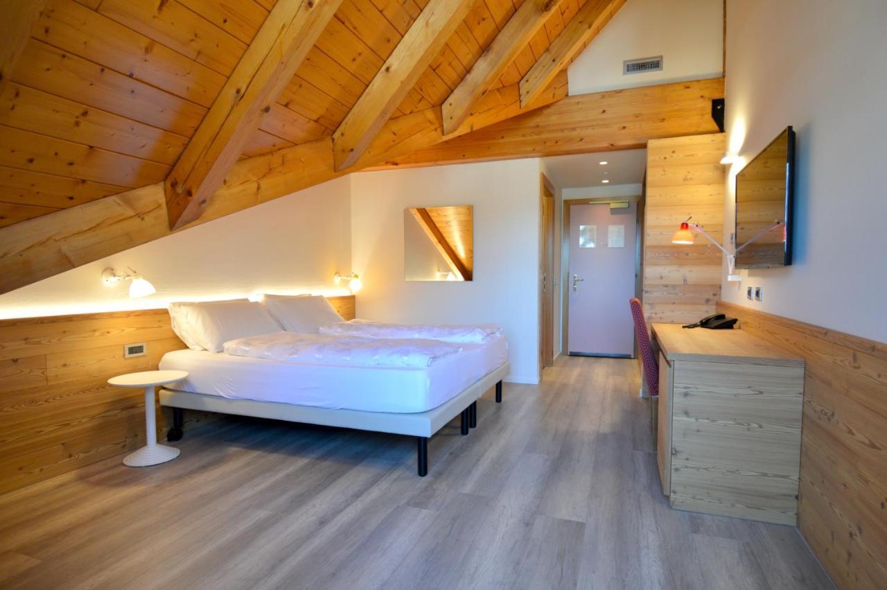 Alpholiday Dolomiti Wellness & Family Hotel Димаро Стая снимка