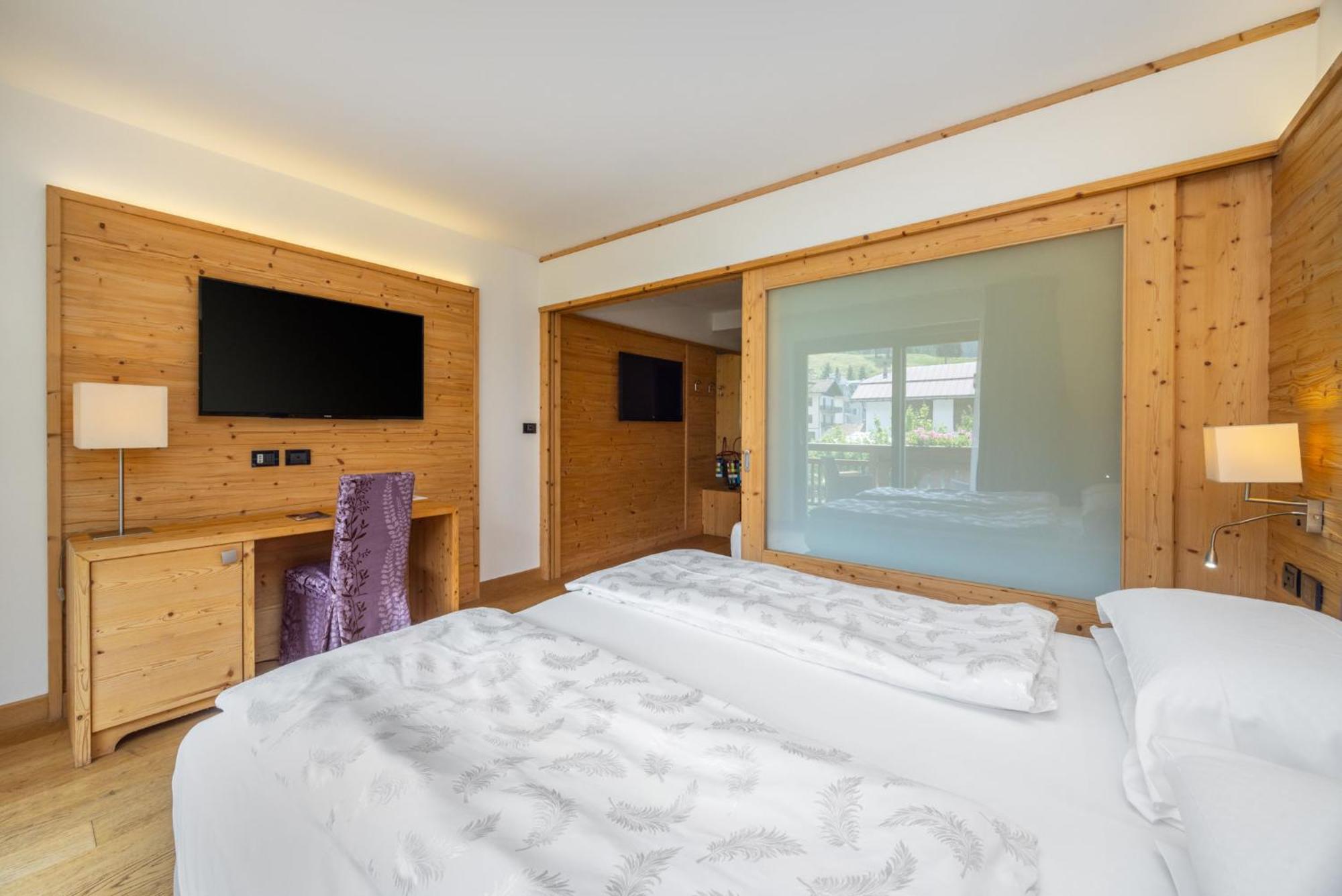 Alpholiday Dolomiti Wellness & Family Hotel Димаро Стая снимка