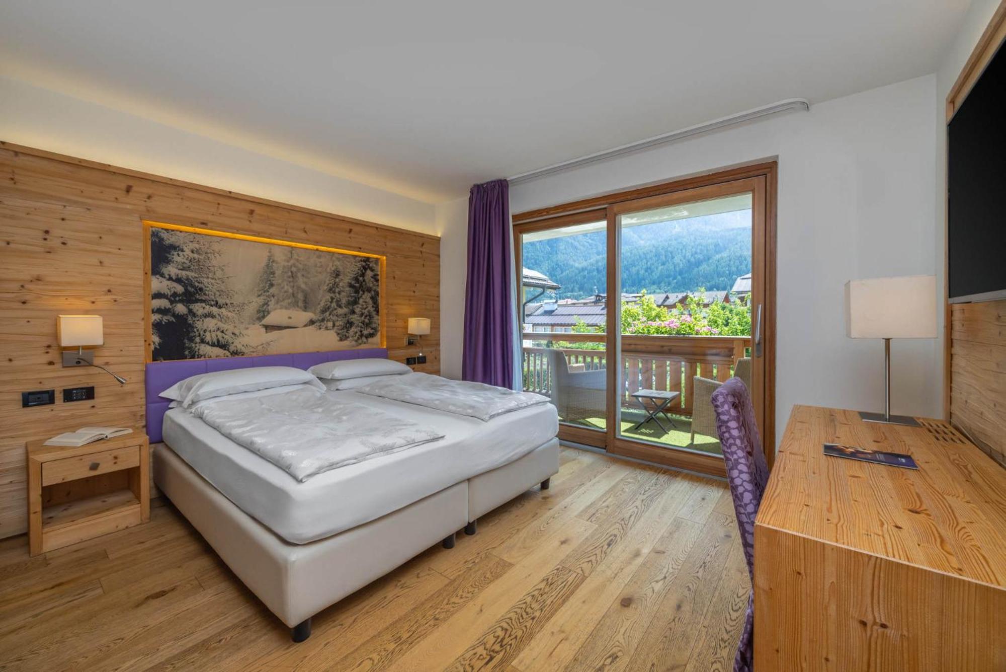 Alpholiday Dolomiti Wellness & Family Hotel Димаро Стая снимка
