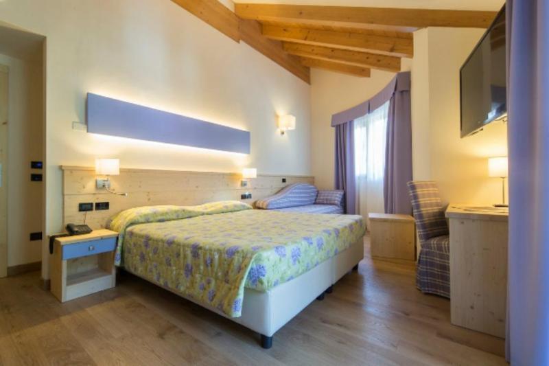 Alpholiday Dolomiti Wellness & Family Hotel Димаро Екстериор снимка