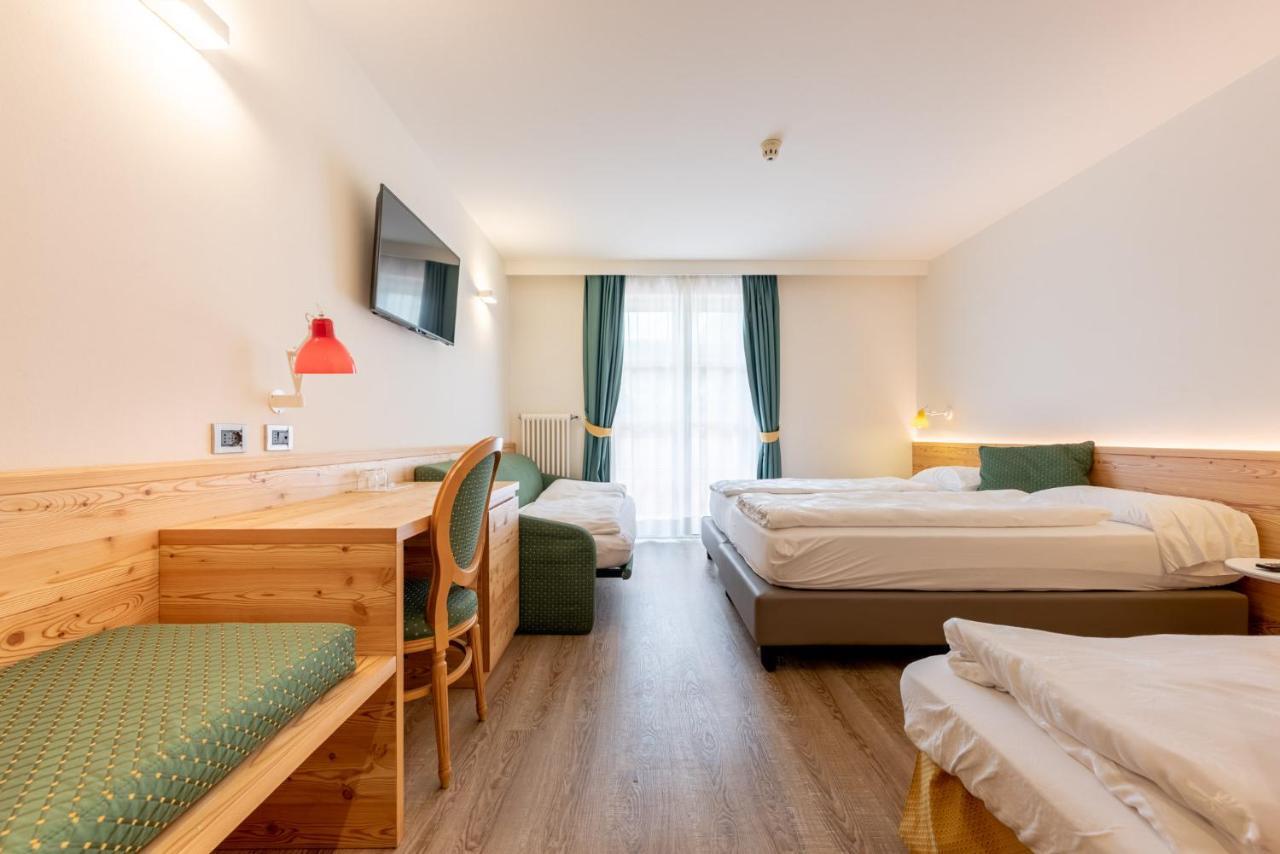 Alpholiday Dolomiti Wellness & Family Hotel Димаро Екстериор снимка