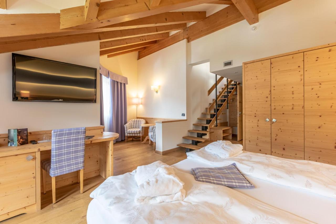 Alpholiday Dolomiti Wellness & Family Hotel Димаро Екстериор снимка